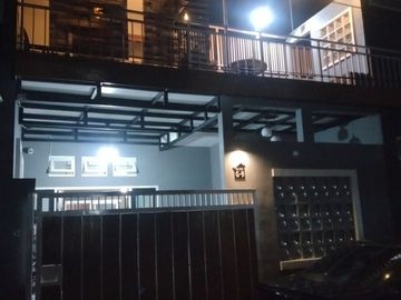 Rumah 2 Lantai 3 Kamar Luas 77 di Sulfat Blimbing kota Malang _ 133E