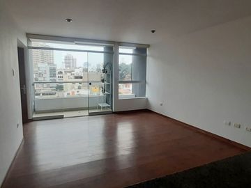 SE VENDE DEPARTAMENTO EN MIRAFLORES - CERCA MALECON DE LA RESERVA