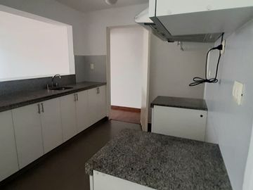 SE VENDE DEPARTAMENTO EN MIRAFLORES - CERCA MALECON DE LA RESERVA