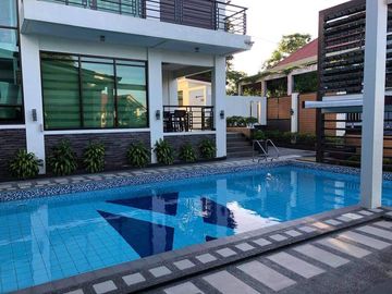 FOR SALE TAGAYTAY HOUSE AND LOT WITH SWIMMING POOL