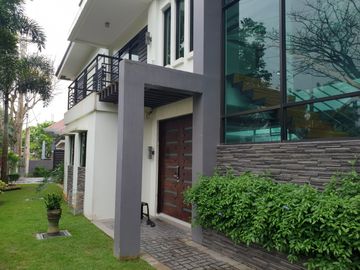 FOR SALE TAGAYTAY HOUSE AND LOT WITH SWIMMING POOL