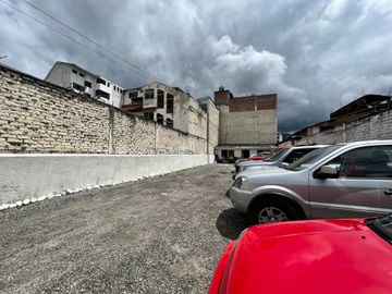 Terreno central en venta en Loja