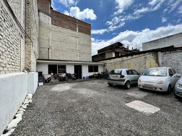 Terreno central en venta en Loja