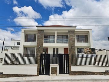 Casa en venta en Urb. del Ejército en el Valle de Los Chillos