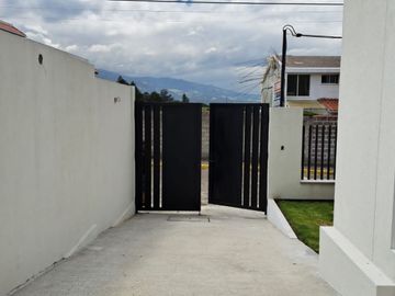 Casa en venta en Urb. del Ejército en el Valle de Los Chillos