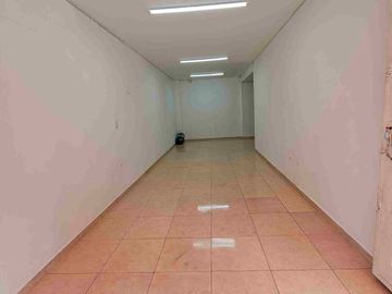 VENDO Permuto por carro y efectivo  LOCAL COMERCIAL
