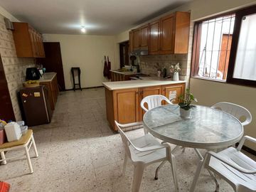 HERMOSA CASA EN MONTERRICO