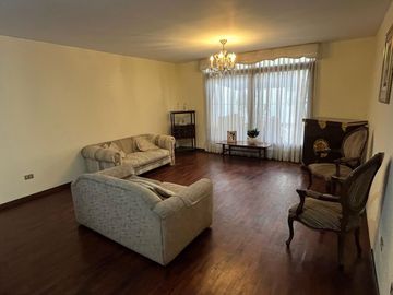 HERMOSA CASA EN MONTERRICO