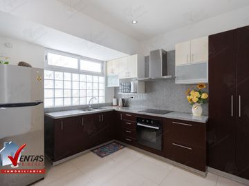 VENTA DE MODERNO DEPARTAMENTO EN SAN ISIDRO, URB. COUNTRY CLUB