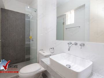 VENTA DE MODERNO DEPARTAMENTO EN SAN ISIDRO, URB. COUNTRY CLUB