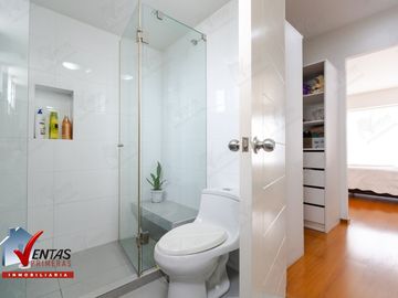 VENTA DE MODERNO DEPARTAMENTO EN SAN ISIDRO, URB. COUNTRY CLUB