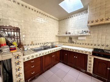 CASA DE UN PISO EN VENTA A UNOS PASOS DE LA RECTA A CHOLULA