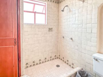 CASA DE UN PISO EN VENTA A UNOS PASOS DE LA RECTA A CHOLULA