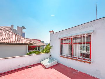 CASA DE UN PISO EN VENTA A UNOS PASOS DE LA RECTA A CHOLULA