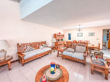 CASA DE UN PISO EN VENTA A UNOS PASOS DE LA RECTA A CHOLULA
