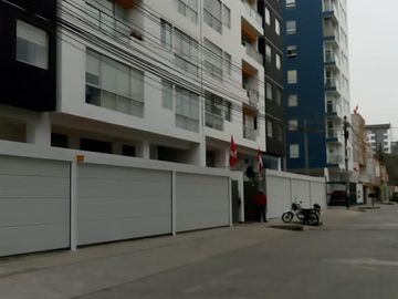 HERMOSO DPTO FLAT 71 M², 02 DORM.