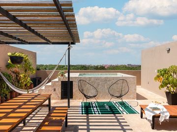 Lujoso Penthouse de 2 Recámaras en venta en Aldea Zamá