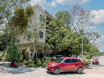 Lujoso Penthouse de 2 Recámaras en venta en Aldea Zamá