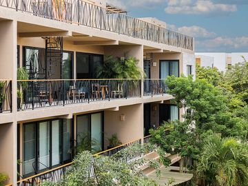 Lujoso Penthouse de 2 Recámaras en venta en Aldea Zamá