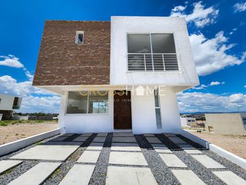 ¡GRAN OPORTUNIDAD! CASA EN VENTA EN CAPITAL SUR, QUERÉTARO.