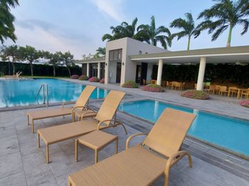 Isla Mocoli, Vendo Casa Moderna con Piscina