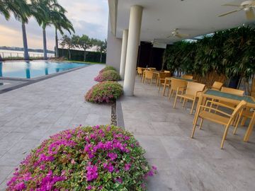 Isla Mocoli, Vendo Casa Moderna con Piscina