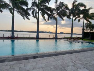 Isla Mocoli, Vendo Casa Moderna con Piscina