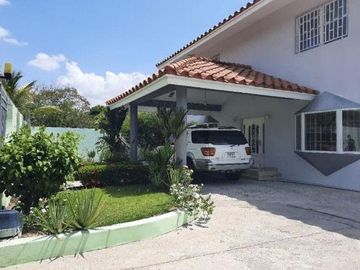 CASA DE PLAYA CON PISCINA DE VENTA EN NUEVA GORGONA PANAMA