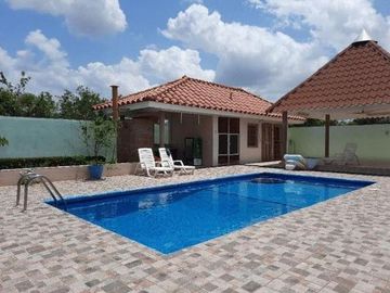 CASA DE PLAYA CON PISCINA DE VENTA EN NUEVA GORGONA PANAMA