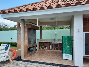 CASA DE PLAYA CON PISCINA DE VENTA EN NUEVA GORGONA PANAMA