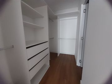 VENDO DEPARTAMENTO EN PRIMER PISO DE ESTRENO MIRAFLORES