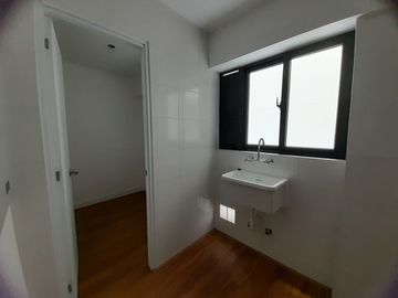 VENDO DEPARTAMENTO EN PRIMER PISO DE ESTRENO MIRAFLORES