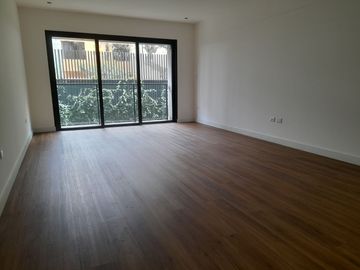 VENDO DEPARTAMENTO EN PRIMER PISO DE ESTRENO MIRAFLORES