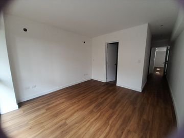 VENDO DEPARTAMENTO EN PRIMER PISO DE ESTRENO MIRAFLORES