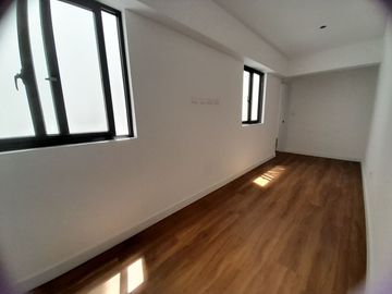 VENDO DEPARTAMENTO EN PRIMER PISO DE ESTRENO MIRAFLORES