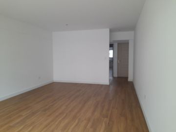 VENDO DEPARTAMENTO EN PRIMER PISO DE ESTRENO MIRAFLORES