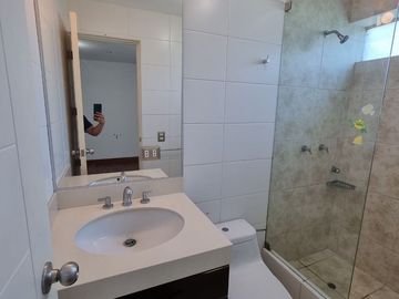 VENTA DEPARTAMENTO DUPLEX URB. LOS GRANADOS, SANTIAGO SURCO