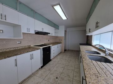 VENTA DEPARTAMENTO DUPLEX URB. LOS GRANADOS, SANTIAGO SURCO
