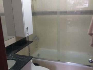 EN VENTA,$ 140.00.0  NEGOCIABLE DE 120 mtrs.SECTOR CHECOSLOVAQUIA Y 6 DE DIC. ELEGANTE DEPARTAMENTO DE 2 DORMITORIOS