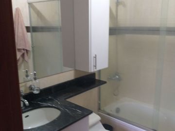 EN VENTA,$ 140.00.0  NEGOCIABLE DE 120 mtrs.SECTOR CHECOSLOVAQUIA Y 6 DE DIC. ELEGANTE DEPARTAMENTO DE 2 DORMITORIOS