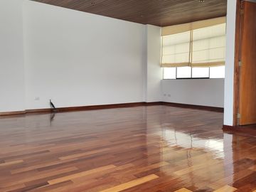 Venta de duplex impecable último piso 3 dormitorios en Alberto del Campo, Magdalena