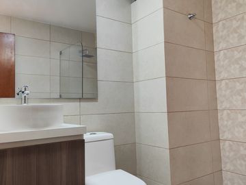 Venta de duplex impecable último piso 3 dormitorios en Alberto del Campo, Magdalena