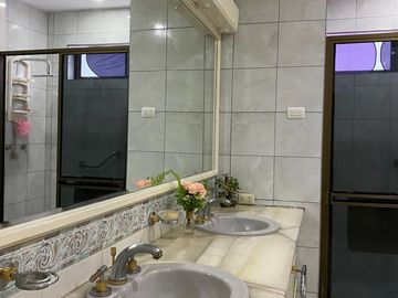 DEPARTAMENTO EN VENTA CON VISTA AL MAR SECTOR PLAYA MURCIÉLAGO, CERCA A MALL DEL PACÍFICO MANTA ECUADOR