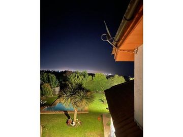 Maravilloso lugar para vivir, casa en Mantagua,Condominio con seguridad, bien tenida, gran piscina, cerca de movilización