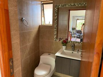 Maravilloso lugar para vivir, casa en Mantagua,Condominio con seguridad, bien tenida, gran piscina, cerca de movilización