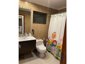 Maravilloso lugar para vivir, casa en Mantagua,Condominio con seguridad, bien tenida, gran piscina, cerca de movilización