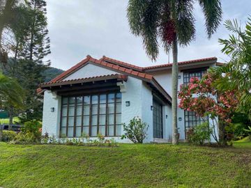 House and Lot for Sale in Tagaytay, Alta Mira Tagaytay Highlands, Fully Furnished 3 Bedroom 3BR