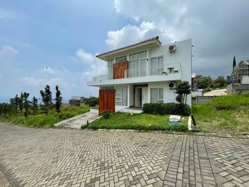 Rumah Villa 2 Lantai Luas 263 di Amartha Jatim Park Batu Malang