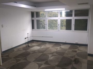 Alquiler de amplia Oficina de 293mt2 en 3 piso de edificio mixto