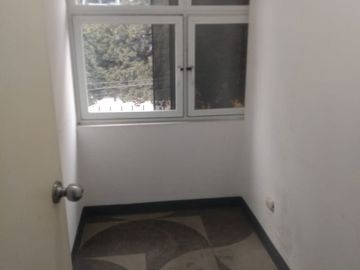 Alquiler de amplia Oficina de 293mt2 en 3 piso de edificio mixto